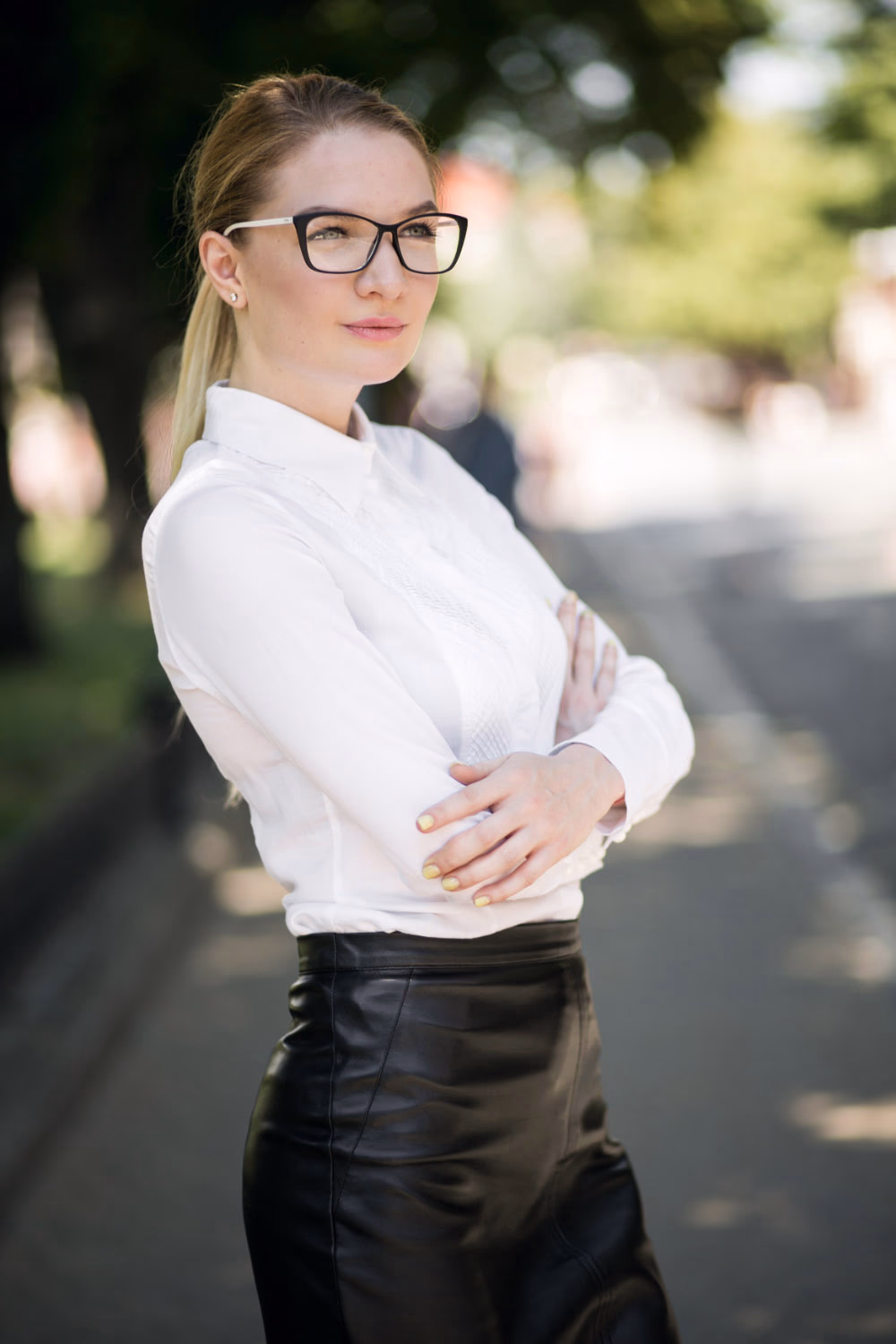 Gładka biała koszula